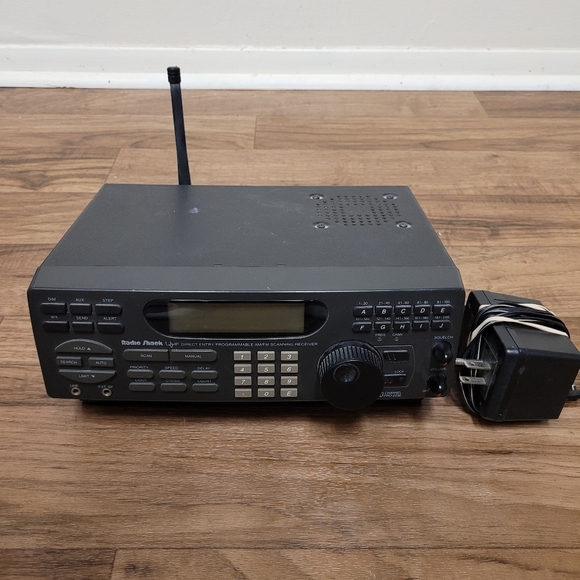 Radio Shack Pro-2036  Hyperscan 800mhz Scanner - Picture 4 of 9